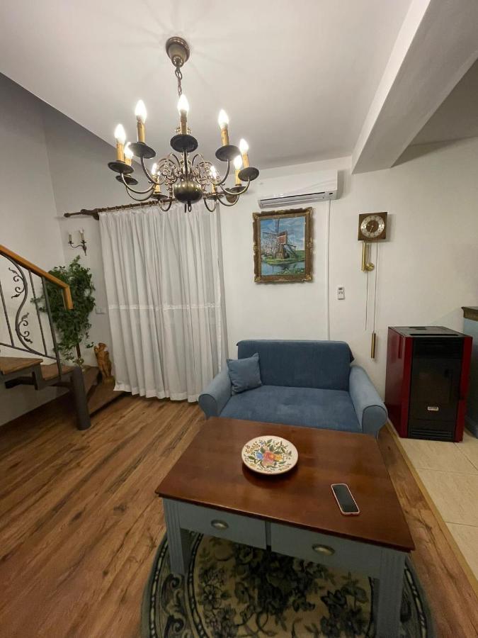 Appartamento Apartament Yannis Alba Iulia Esterno foto
