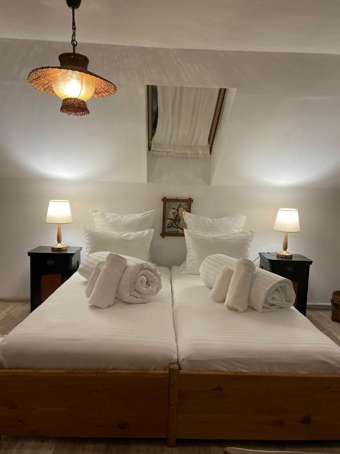 Appartamento Apartament Yannis Alba Iulia Esterno foto