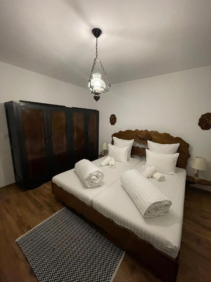 Appartamento Apartament Yannis Alba Iulia Esterno foto