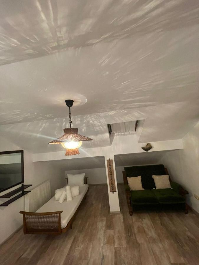 Appartamento Apartament Yannis Alba Iulia Esterno foto