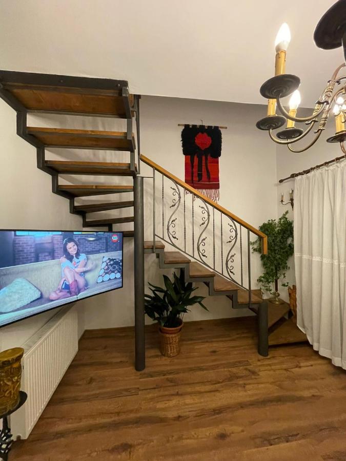 Appartamento Apartament Yannis Alba Iulia Esterno foto