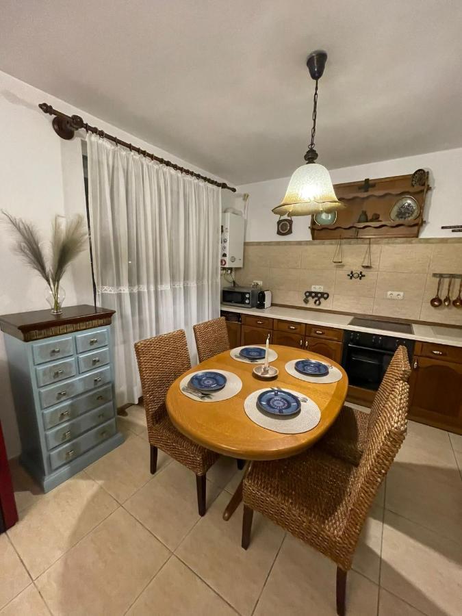 Appartamento Apartament Yannis Alba Iulia Esterno foto