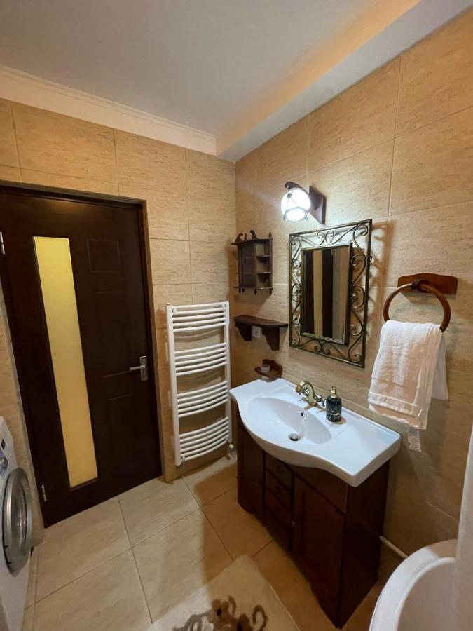 Appartamento Apartament Yannis Alba Iulia Esterno foto