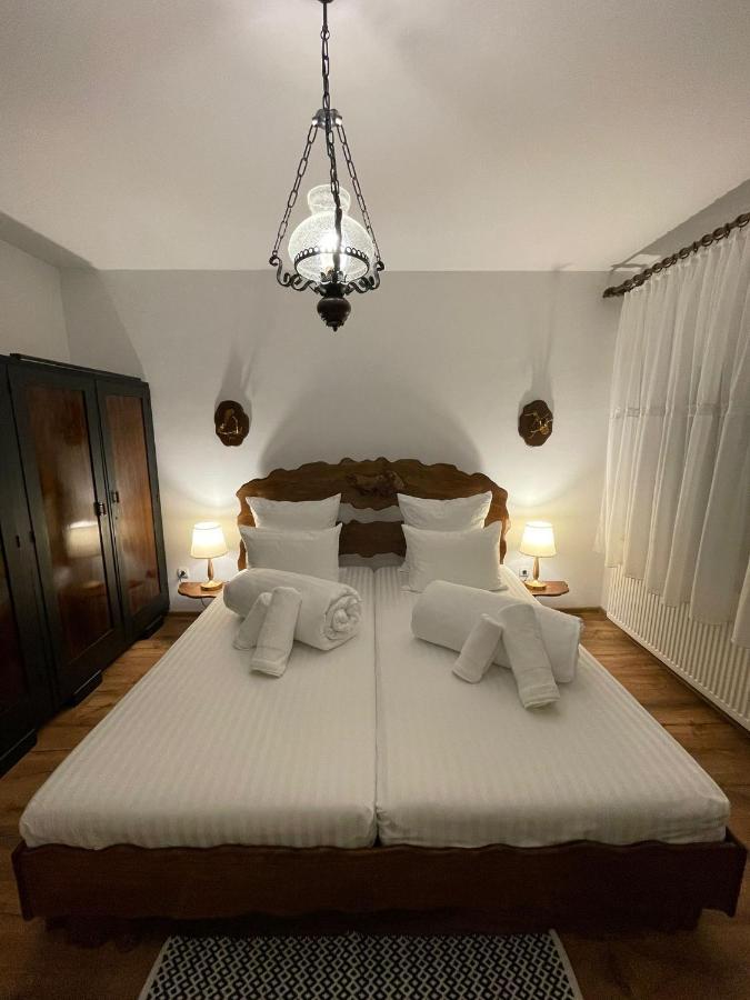 Appartamento Apartament Yannis Alba Iulia Esterno foto
