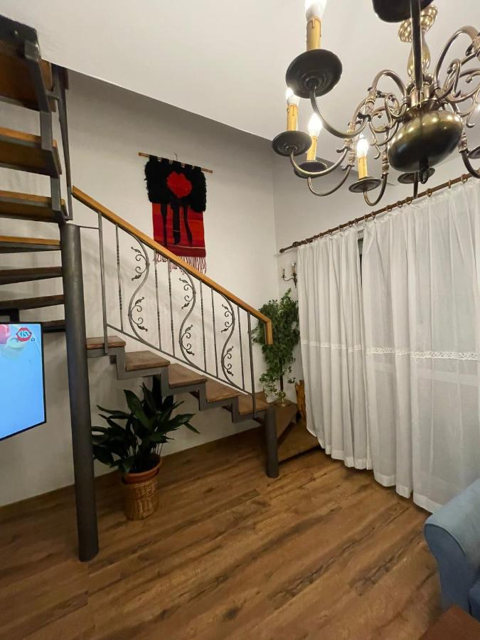 Appartamento Apartament Yannis Alba Iulia Esterno foto