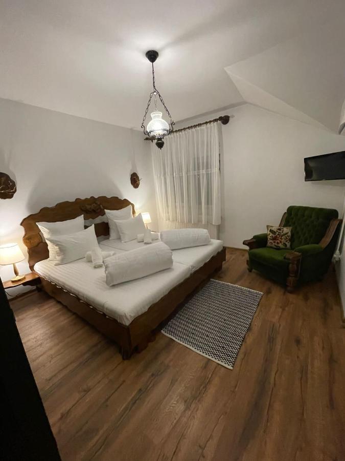 Appartamento Apartament Yannis Alba Iulia Esterno foto