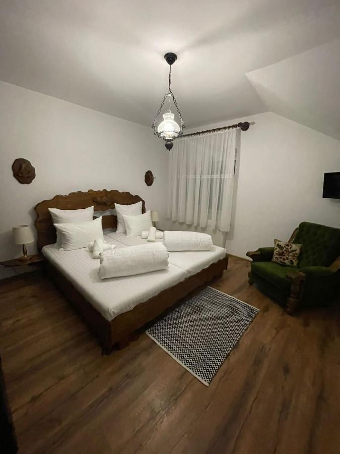 Appartamento Apartament Yannis Alba Iulia Esterno foto